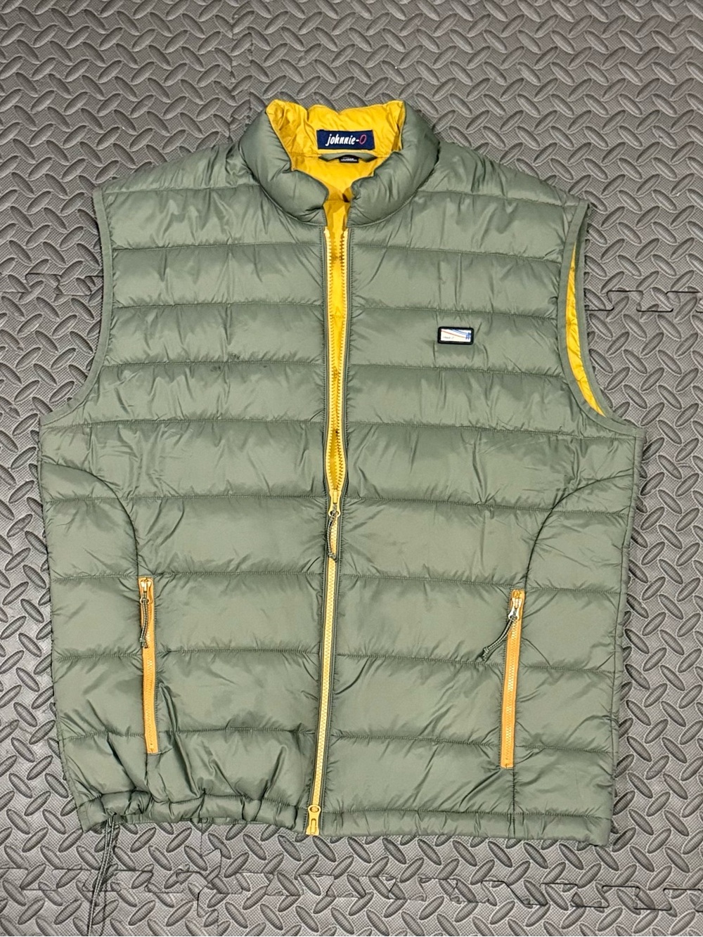 Johnnie-O Puffer Vest Size Large Green Yellow